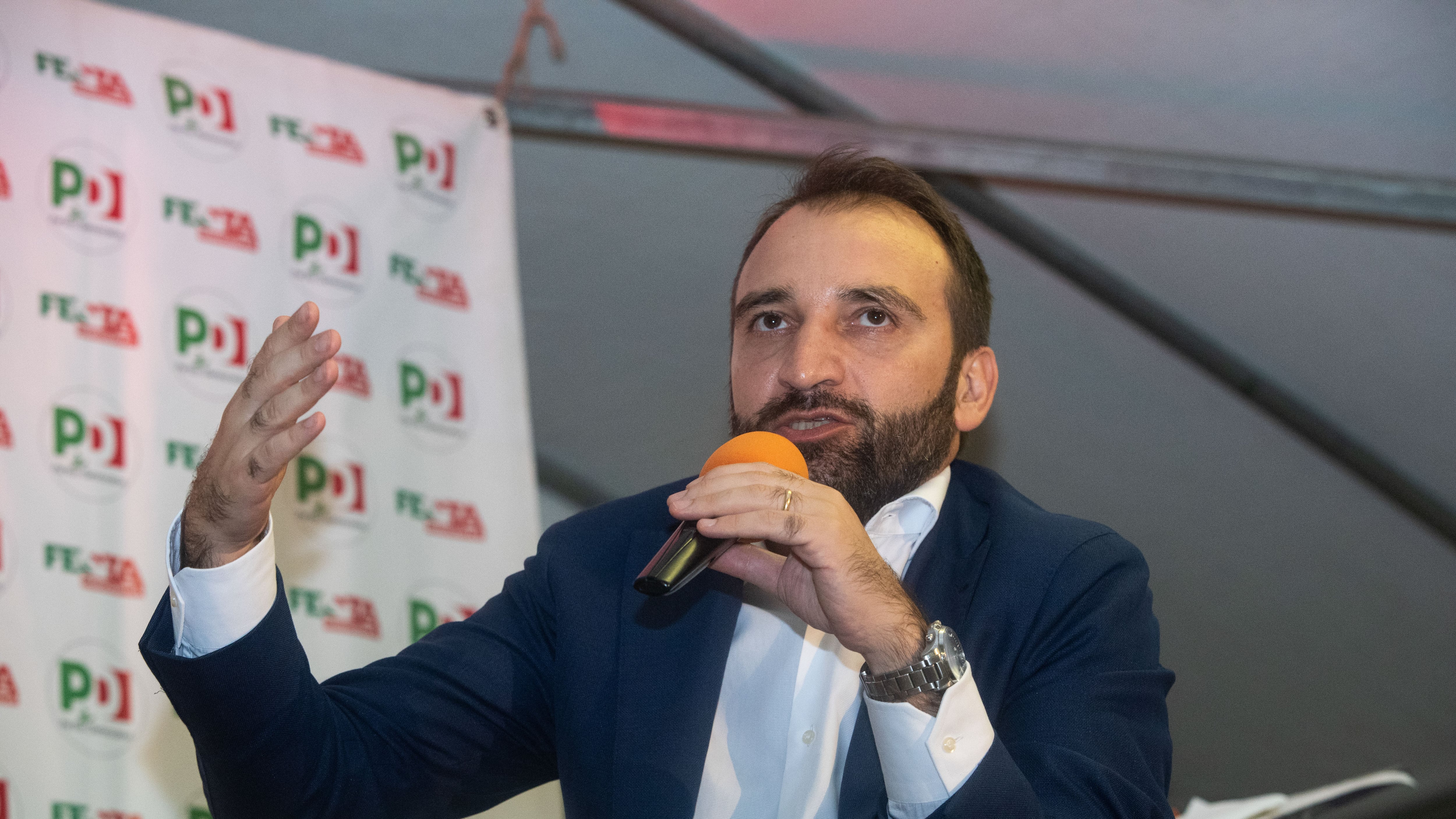 Il candidato dem che imbarazza i giallorossi