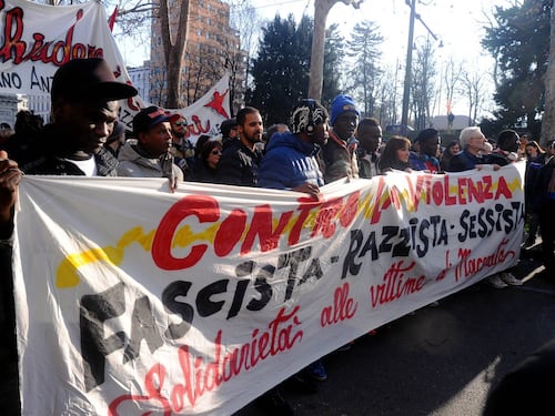 Macerata, sinistra infoiba il ricordo. Cori choc: 'Ma che belle son le foibe'
