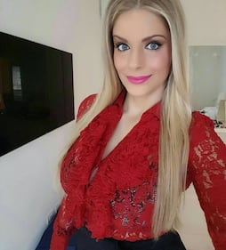 Francesca Cipriani, reggiseno mozzafiato su Instagram 16