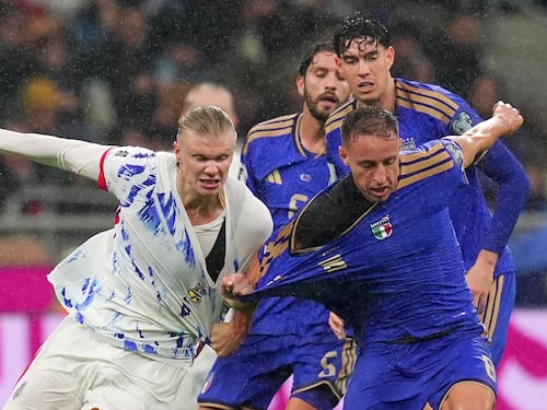 L’Italia illude per un tempo, poi viene travolta 4-1 dalla Norvegia di Haaland