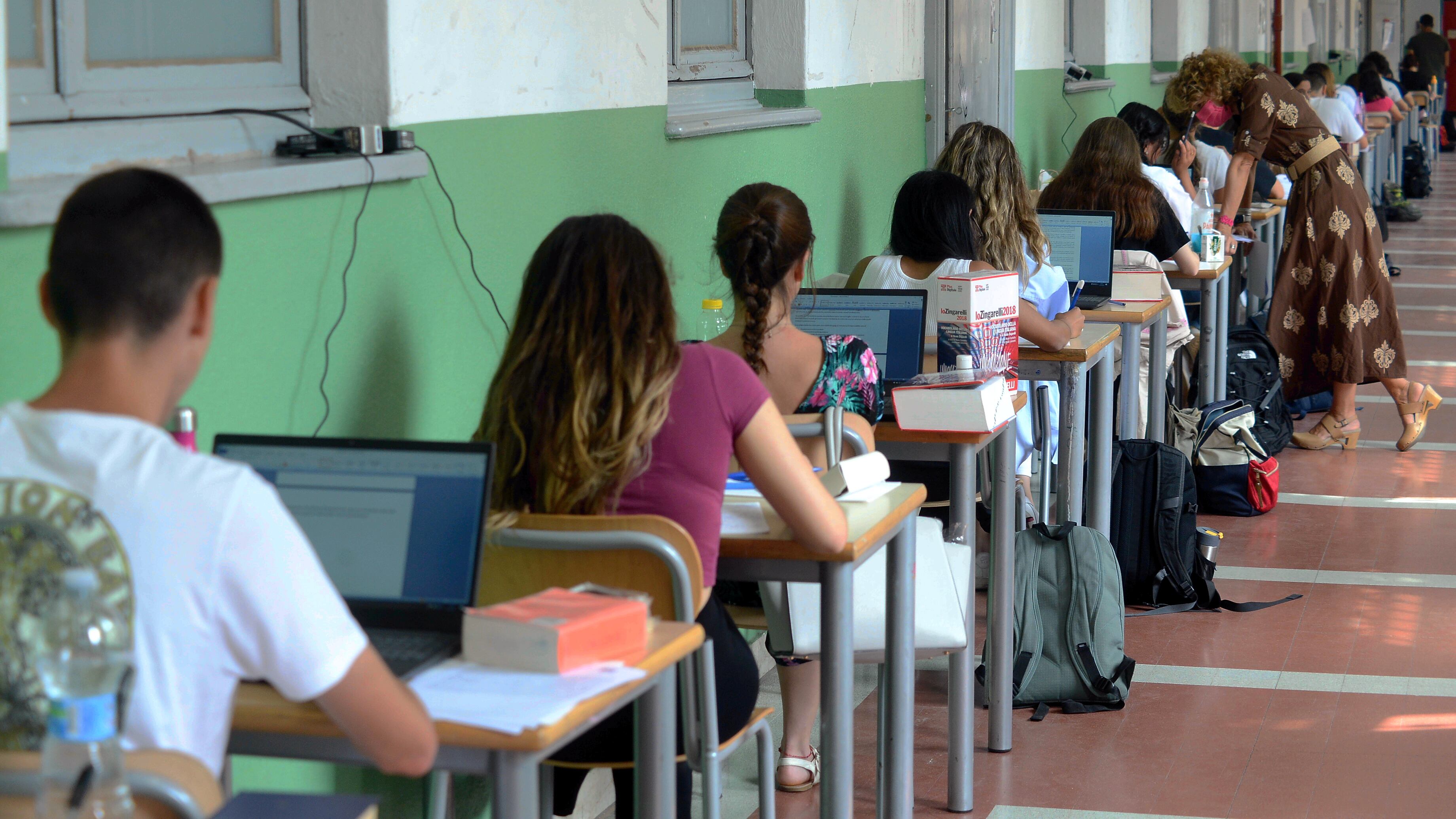 Tema choc al liceo Righi di Roma: "Le posizioni del vostro compagno su Israele..."