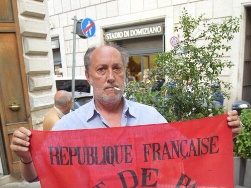 Fulvio Abbate ha giocato la carta del fascismo contro Meloni. Ma gli ha detto male