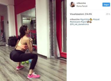 Cristina Buccino, lato b in palestra 2