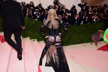 Madonna al Met Gala 2016 23