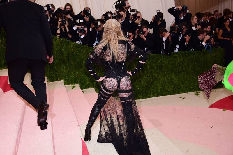 Madonna al Met Gala 2016 23