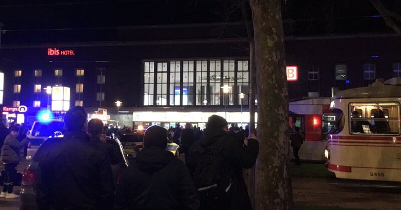 Dusseldorf, attacco con l'ascia in stazione 2