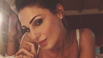 Quelle foto a letto di Anna Tatangelo