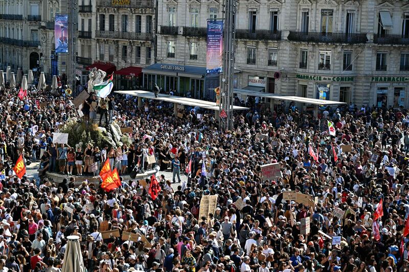 Francia, il giorno dei "Bloquons tout" 17