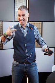 Gabriele Corsi nello studio di "Deal With it - Stai al gioco” 9