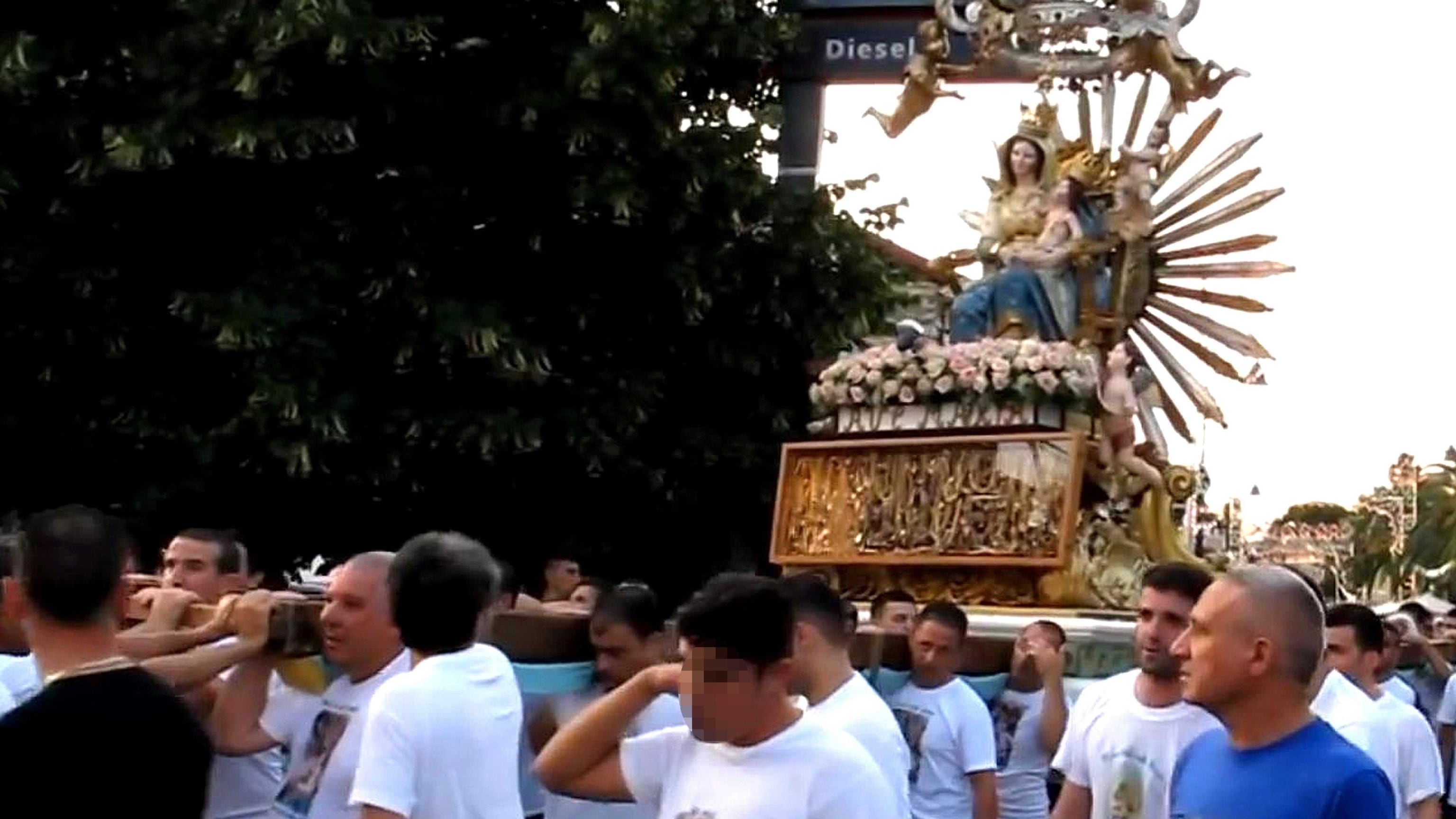 Calabria, inchino alla processione: identificati gli autori e chi diede l'ordine
