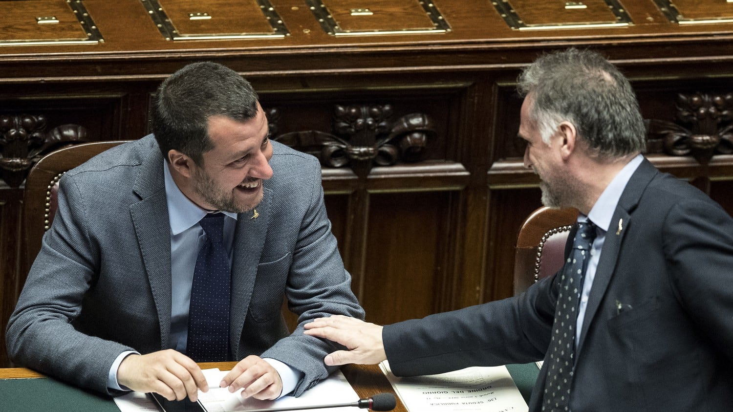 Grillini in fuga, i voti di Fi salvano la legittima difesa