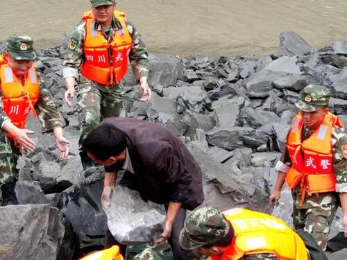 Cina, frana seppellisce un villaggio: 140 dispersi