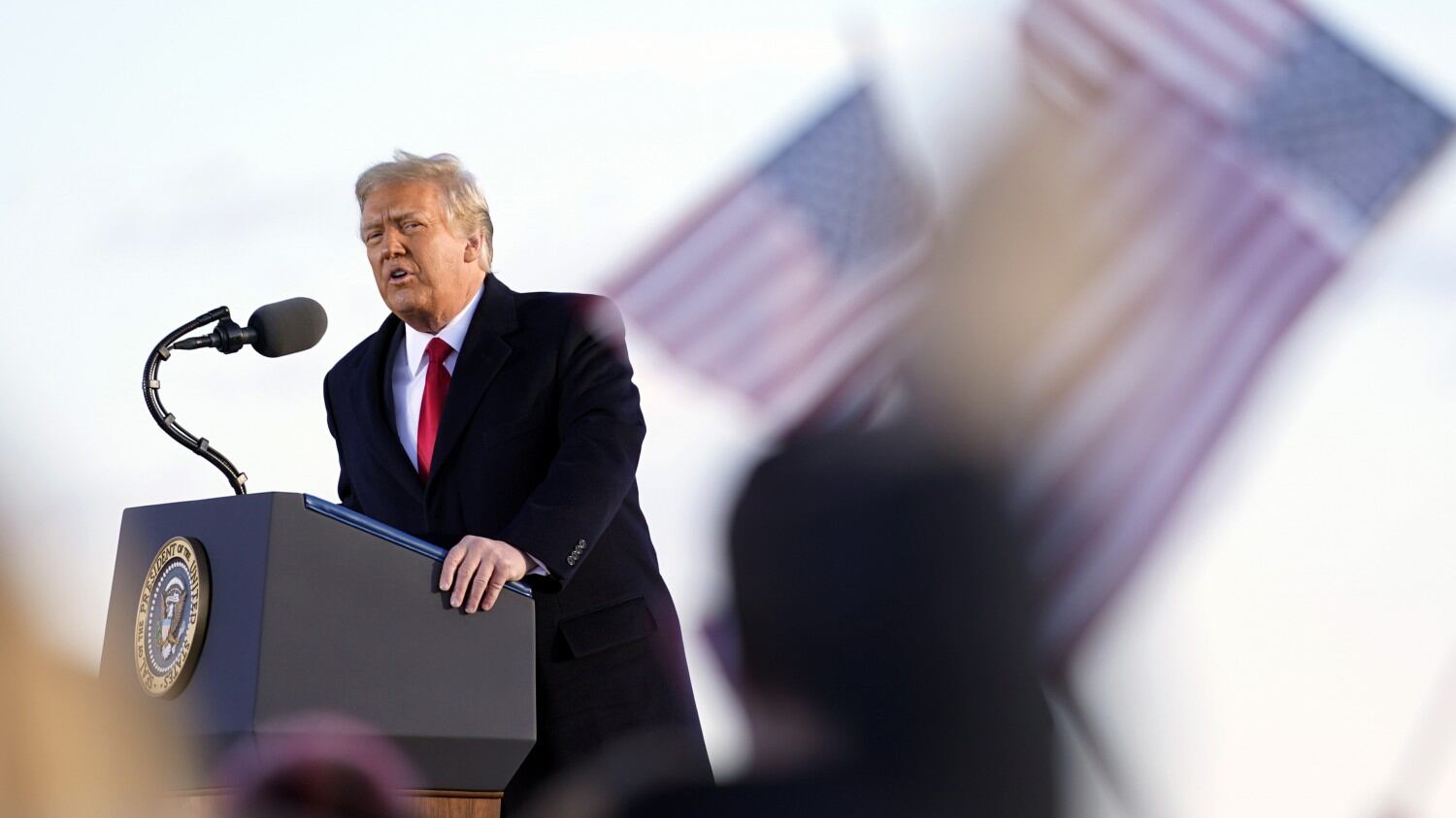 Trump e lo show del ritorno. "Che disastro con Biden"