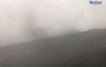 L'Etna emette cenere: chiuso sezione dello spazio aereo su Catania 1
