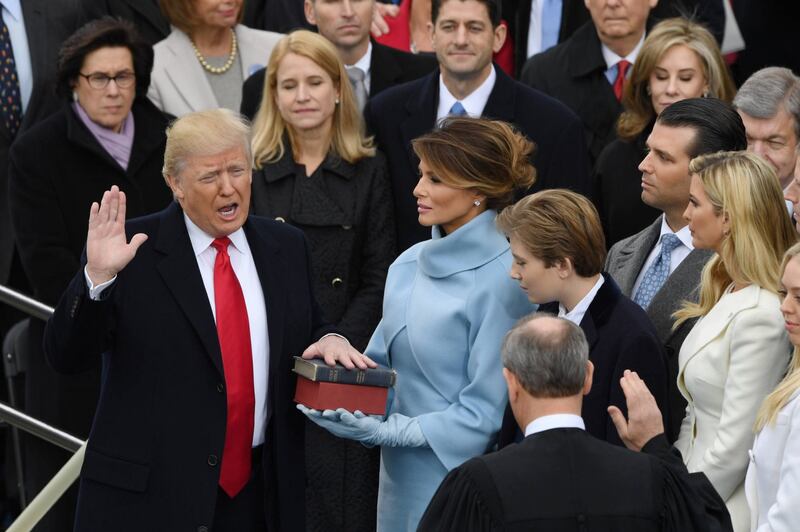 Melania e Ivanka Trump: moglie e figlia del presidente 25