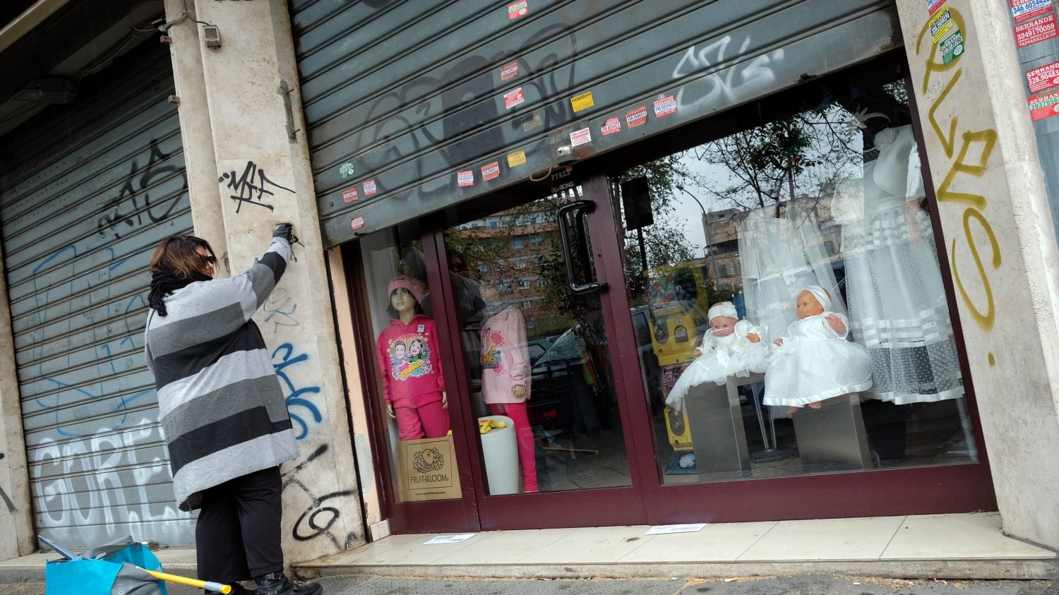 "Aperture per regione", "In ritardo". Scontro sulla fine del lockdown
