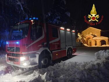 Vigili del fuoco in azione a Cesena, nubifragi a Rimini e Ravenna 3