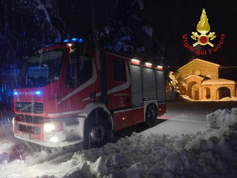 Vigili del fuoco in azione a Cesena, nubifragi a Rimini e Ravenna 3