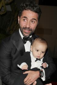 Eva Longoria sul red carpet con il figlioletto 6