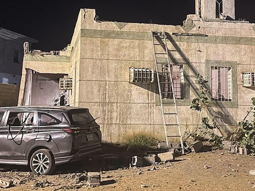 Attacco dall’Iraq all’oleodotto saudita. E l’avanzata Houthi spaventa il Golfo
