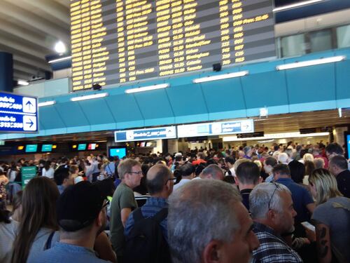 Sciopera il personale di terra degli aeroporti: cosa resta garantito