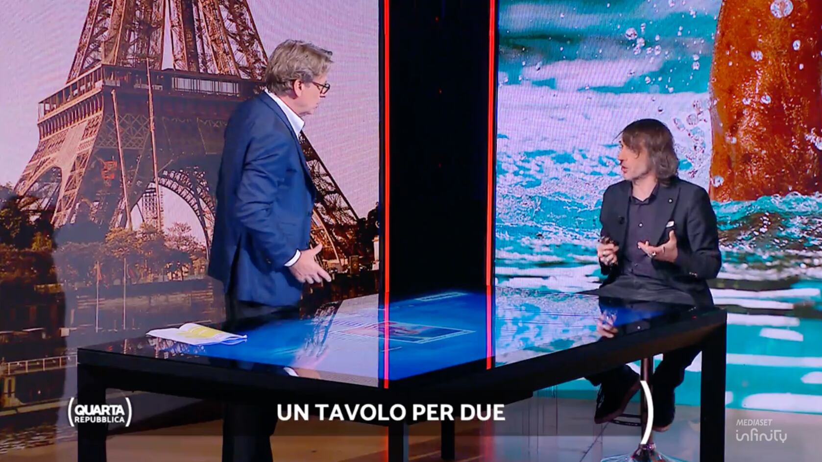 "E sti grandissimi...". Così Porro e Cruciani sbertucciano la chat di Giannini