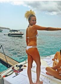 Rose Bertram, la modella belga solare e sensuale 12