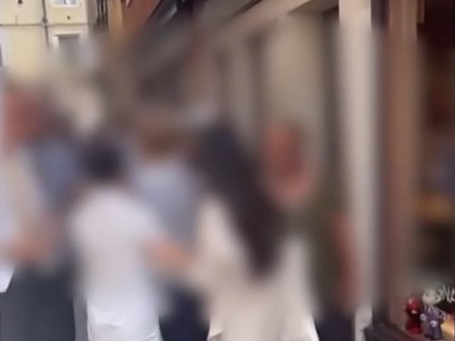 L'orrore delle borseggiatrici: botte per costringere le ragazze a rubare 2.500 euro al giorno