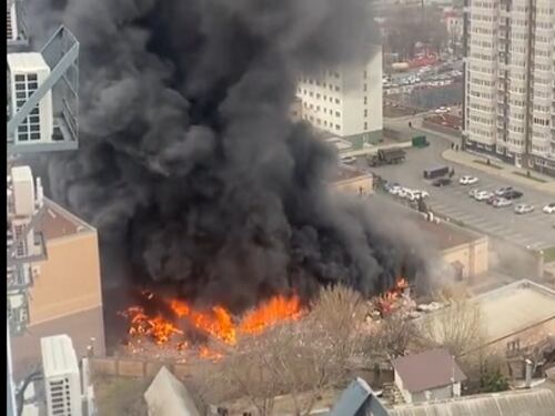 Fiamme nel palazzo dei servizi segreti: lo strano incendio in Russia