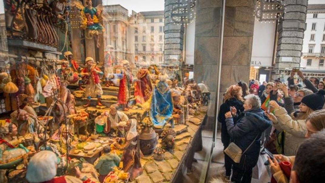 I presepi d'arte napoletani accendono le feste in città