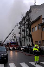 Cologno monzese, maxi-rogo in una cartiera 6