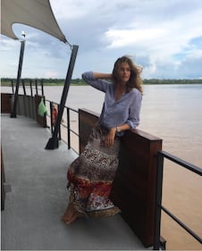 Cindy Crawford hot, in topless e jeans per Vogue 10