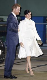 Meghan Markle chic in bianco: foto 7