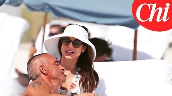 "È solo un'amica". Eros non si è fidanzato