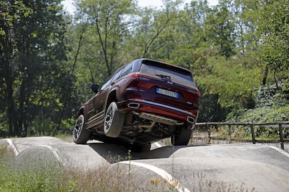 Jeep Grand Cherokee 4xe: guarda tutte le foto 13