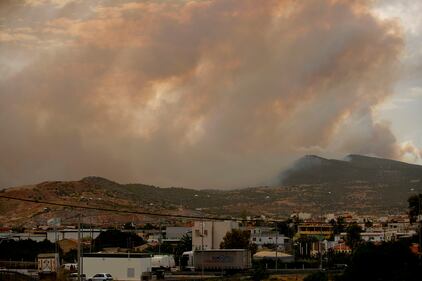 Le fiamme devastano la Grecia 4