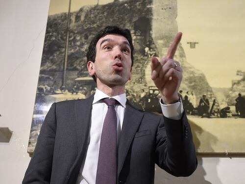 Martina scivola sul congiuntivo: "Si facci il reddito di cittadinanza..."