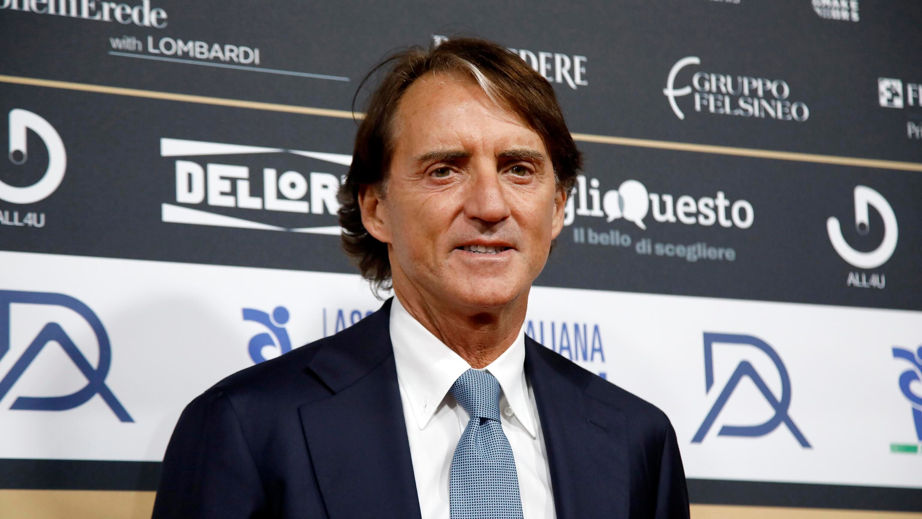 Task force a caccia di stranieri. Mancini cambia per il 9 d'Italia