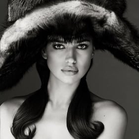 Irina Shayk posa a seno nudo su Instagram 5