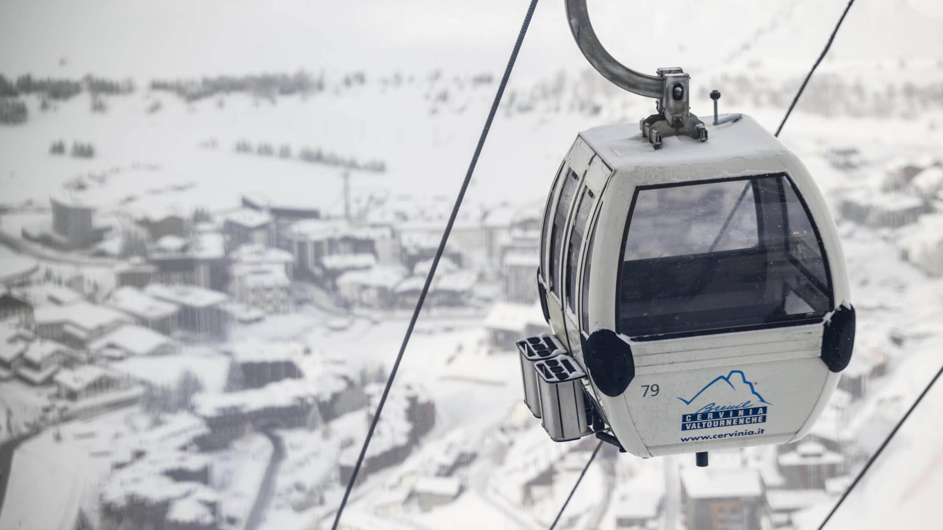 Cervinia, danneggiato il cavo di una seggiovia