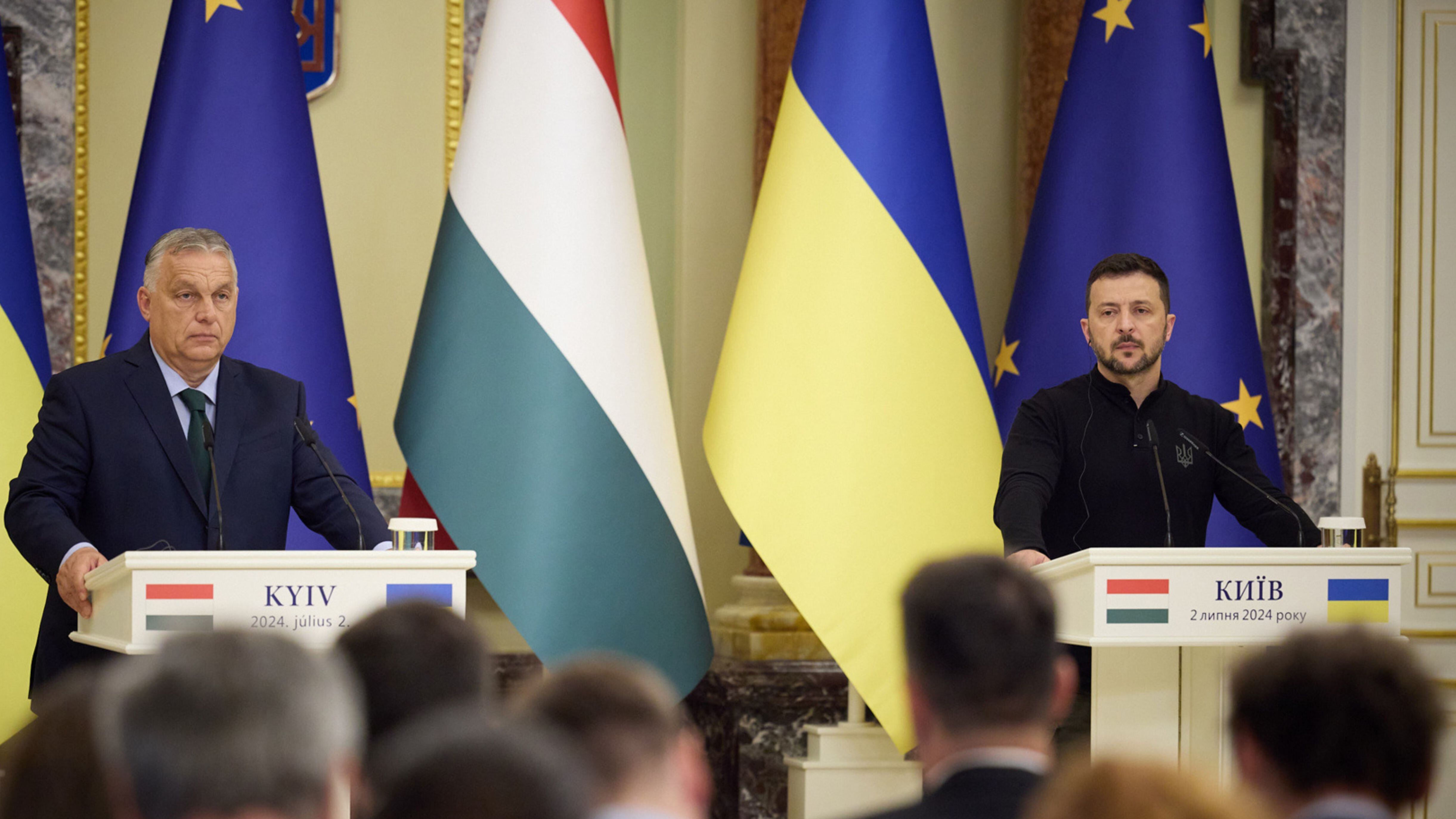 Orban a Kiev spinge per la tregua. Ma Zelensky avverte: "Serve pace giusta"