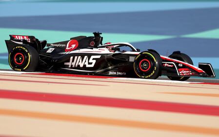 Formula 1, primo giorno di test in Bahrain: le immagini più belle 12