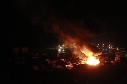 Cile, incendio a Iquique dopo il terremoto 1