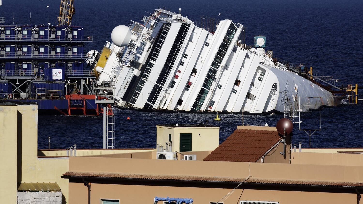 Le crociere dell'amore della Costa affondano il ricordo di Schettino