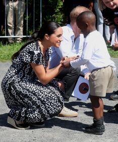 Meghan Markle e il Principe Harry arrivano in Sudafrica: foto 8