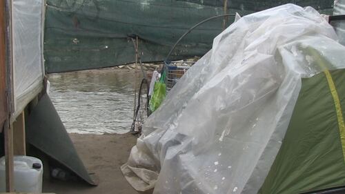La fogna dei rom tra la tangenziale e il fiume Lambro 5