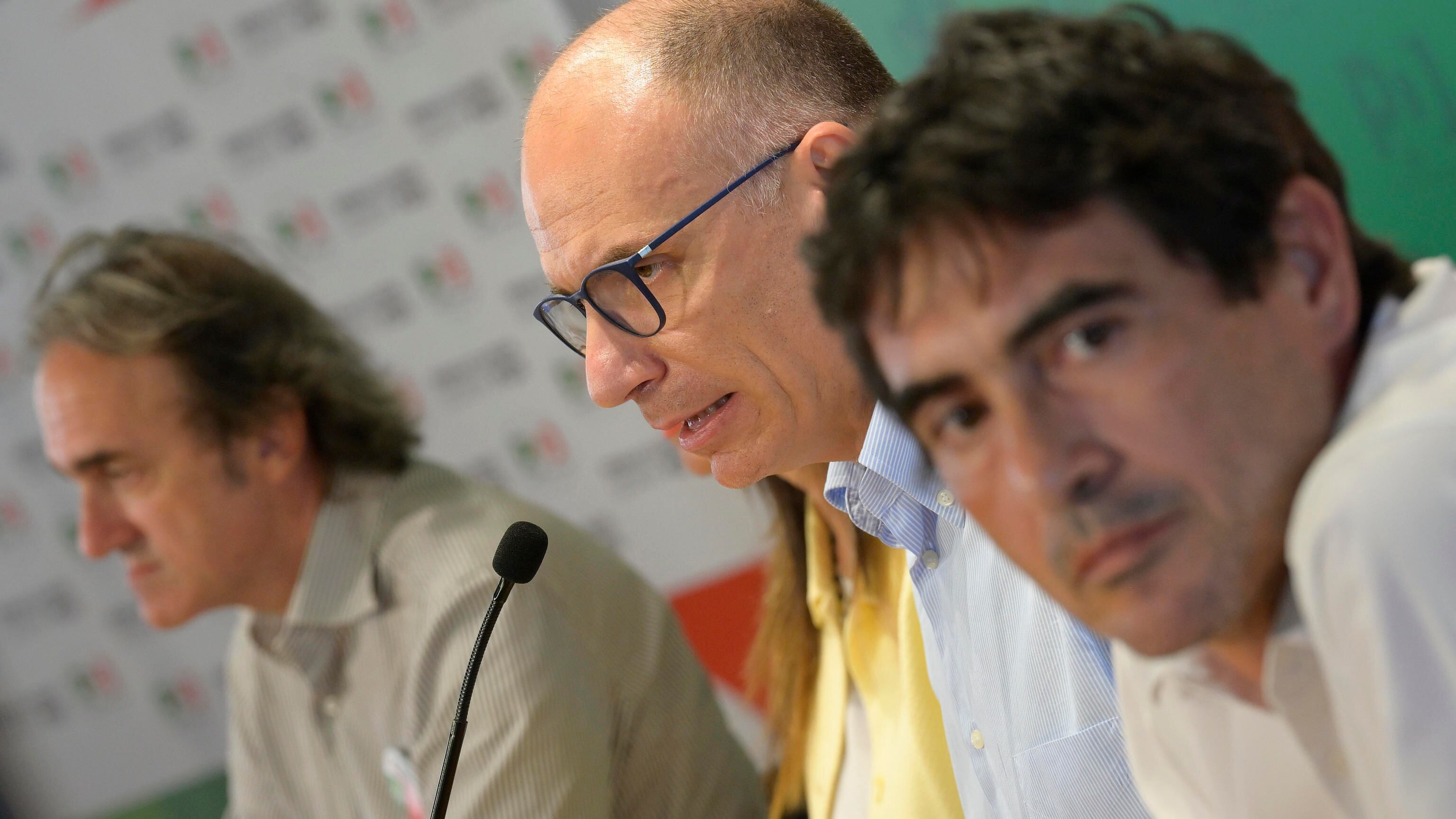 "Un luogo dove fumare erba". L'assurda proposta della sinistra
