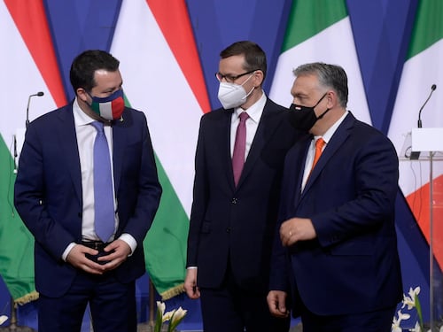 Salvini battezza l'alleanza per un "Nuovo Rinascimento sovranista"