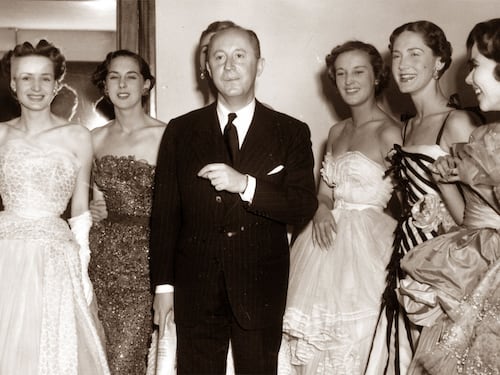 Christian Dior, a Parigi una mostra che mette in scena il sogno