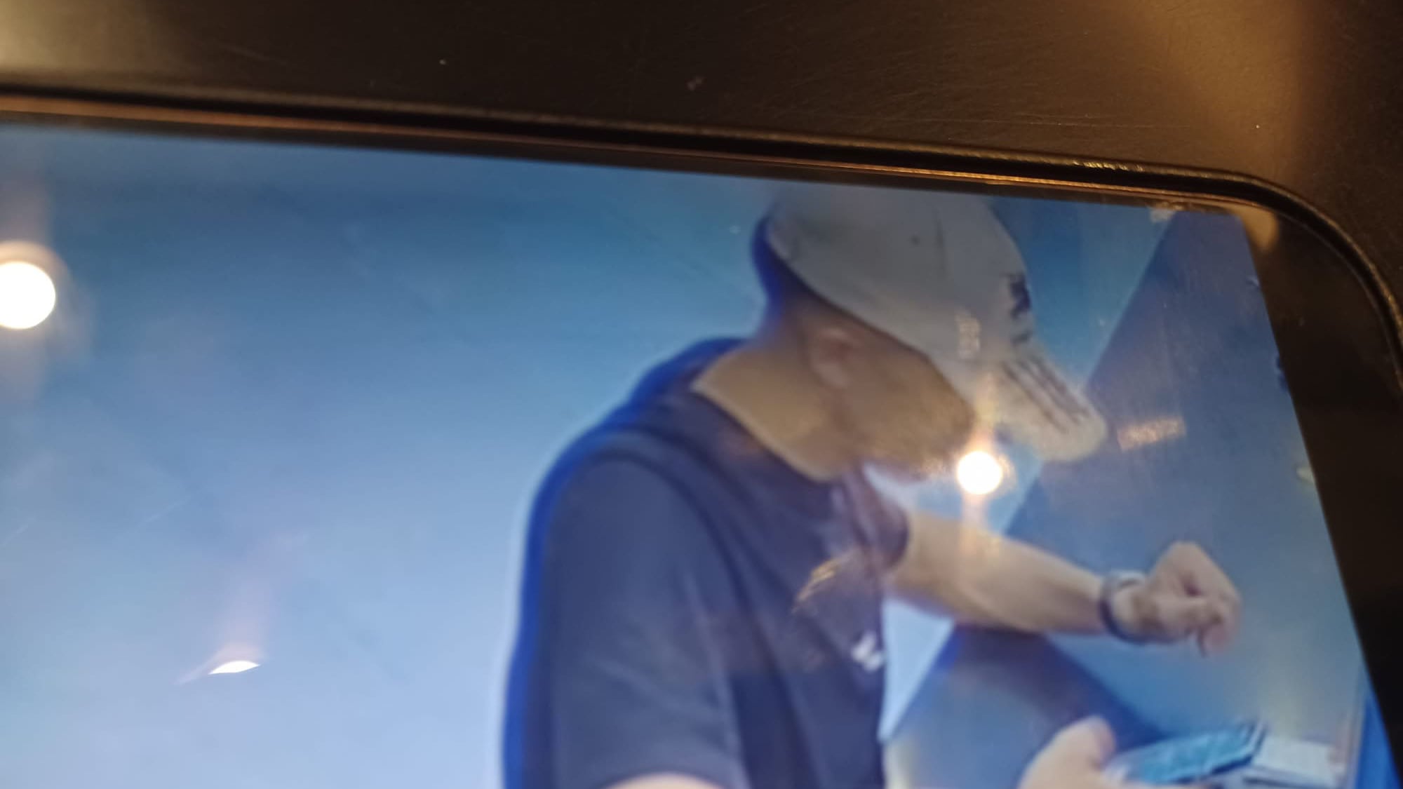 Soldi e telefoni: così Cavallari potrebbe aver guadagnato in carcere